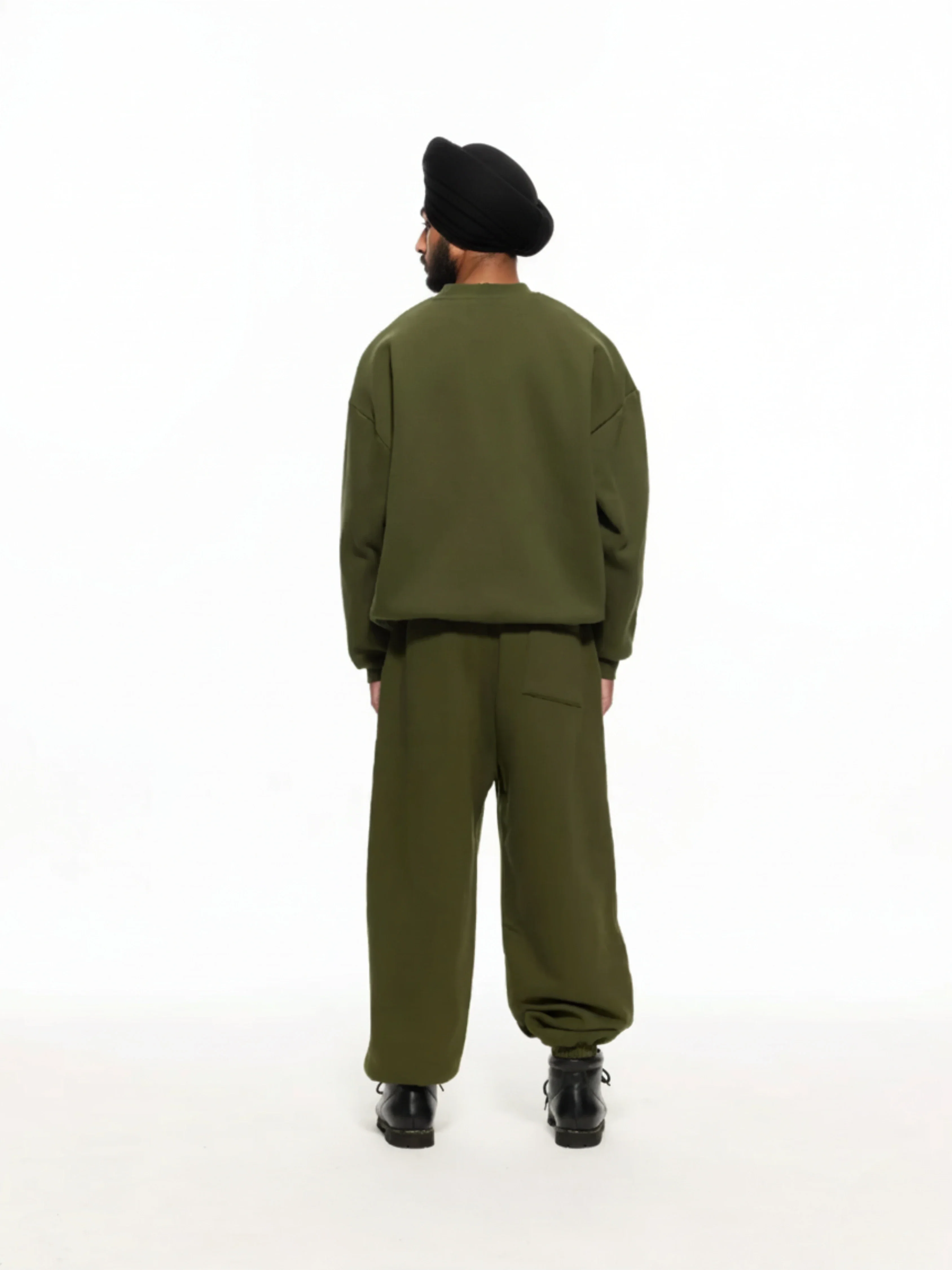 Cozy Sweatshirt and Sweat - Image 12