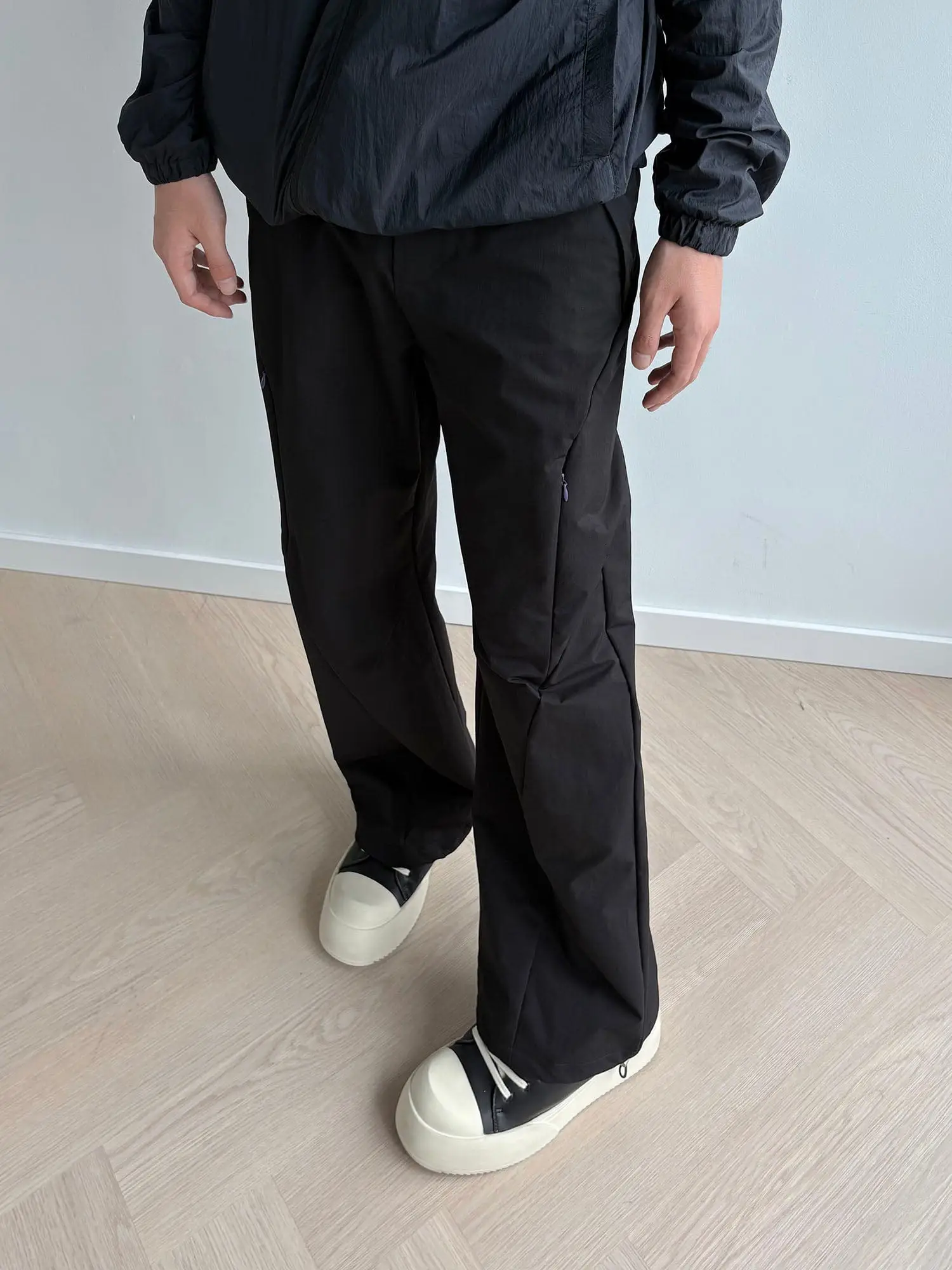 Kevil Nylon Pant - Image 7