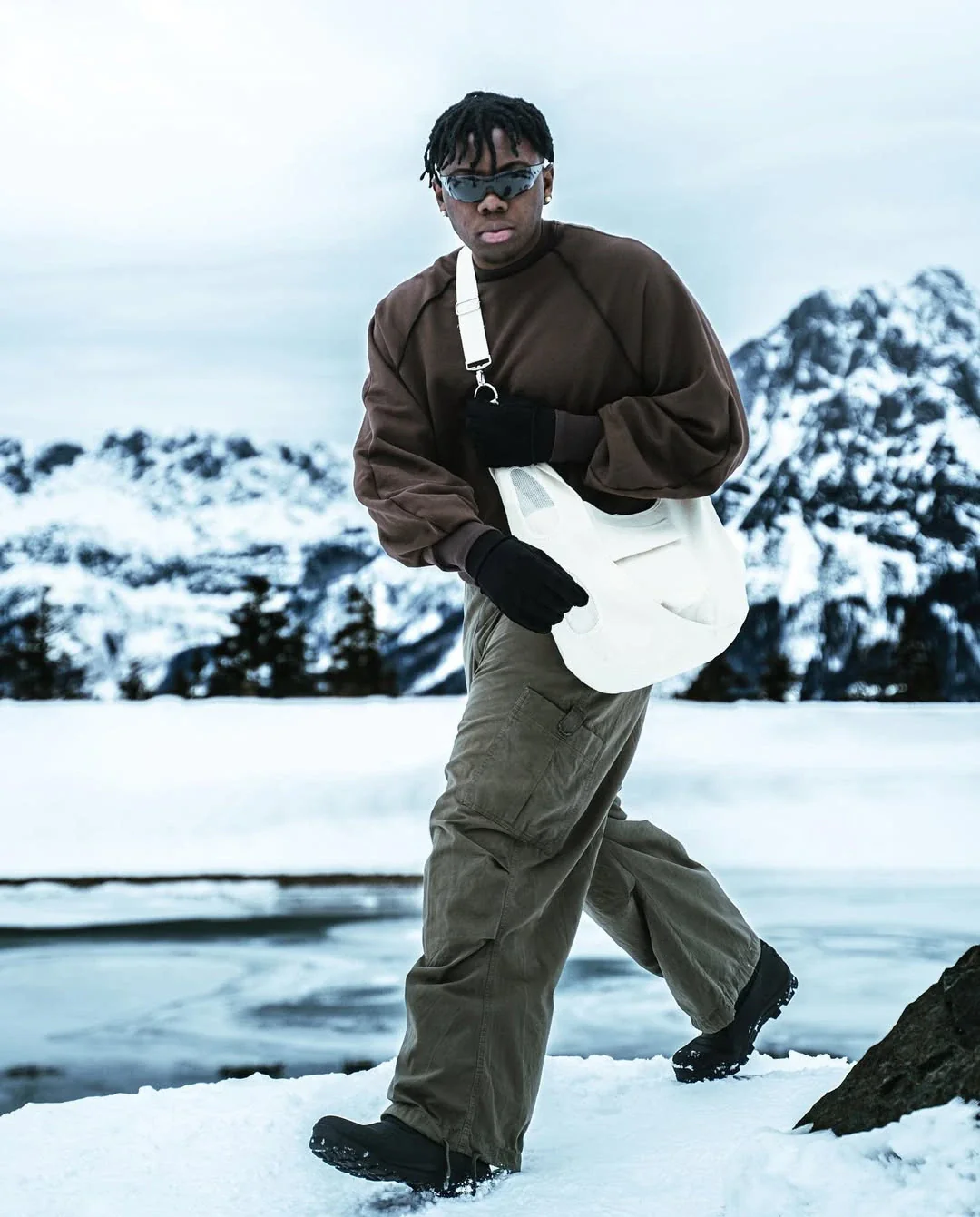 West Sweatshirt - Image 9