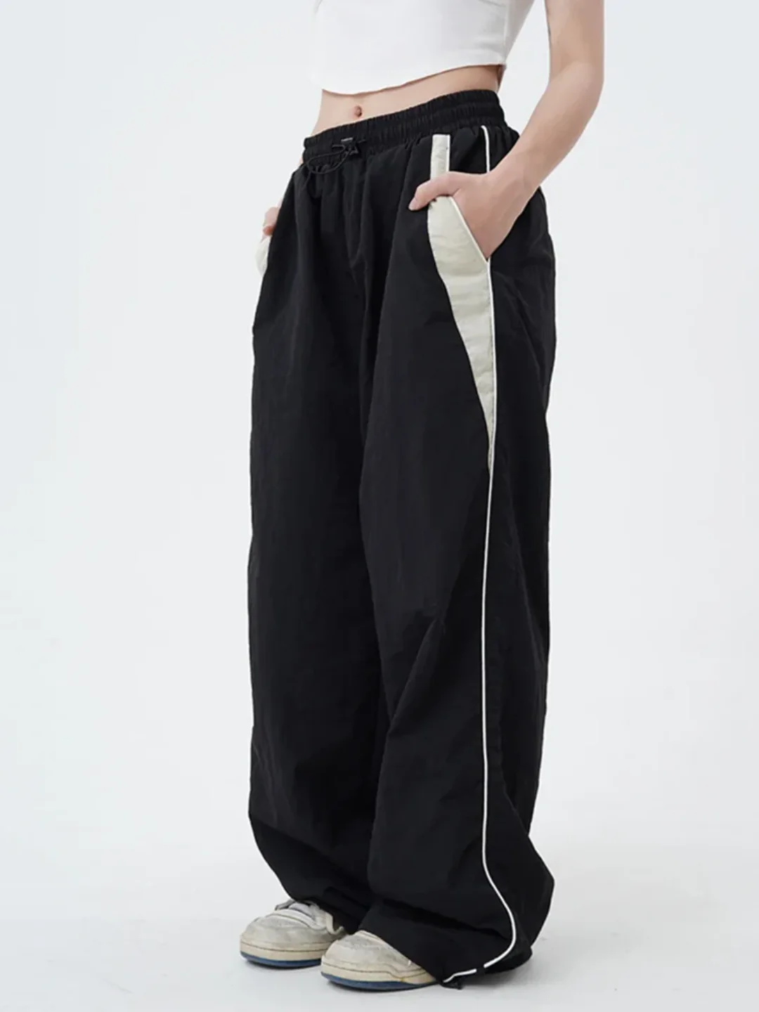 Contrast Piping Trackpant - Black - Image 3